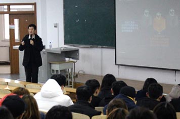 “大數(shù)據(jù)分析產(chǎn)業(yè)現(xiàn)狀及職業(yè)前景”專題講座成功舉辦